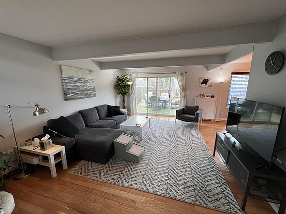 4th image of 3499 Burbank Dr