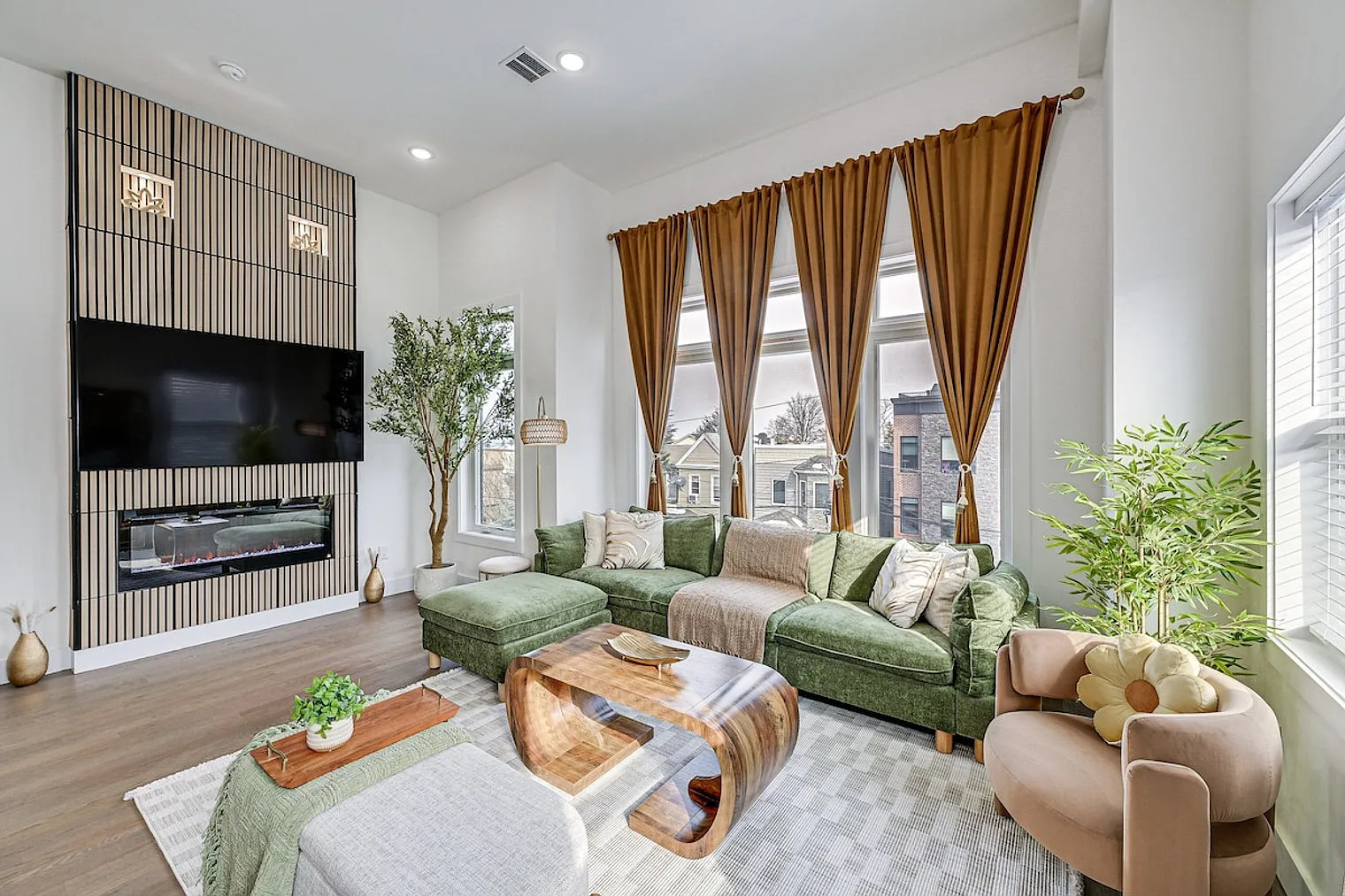 3 bed, 3.0 bath, 1194 sqft, $14,775 — Photo 1
