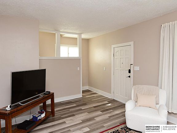 4th image of 5812 Blondo St