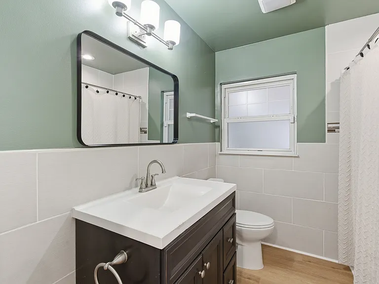 327 Sunny Ln — Photo 4