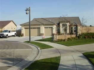 3365 Sierra Madre Ave, Clovis, CA