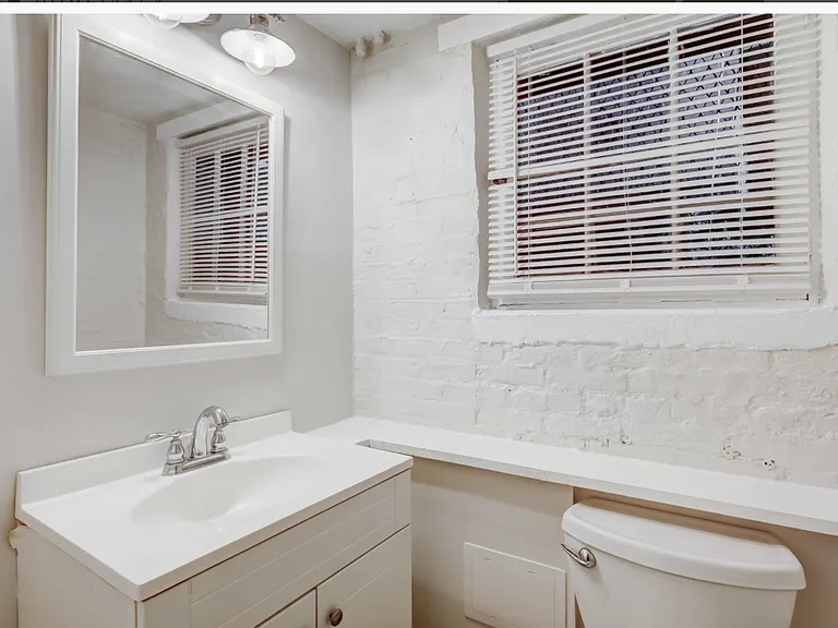 2629 N. Charles St — Photo 16