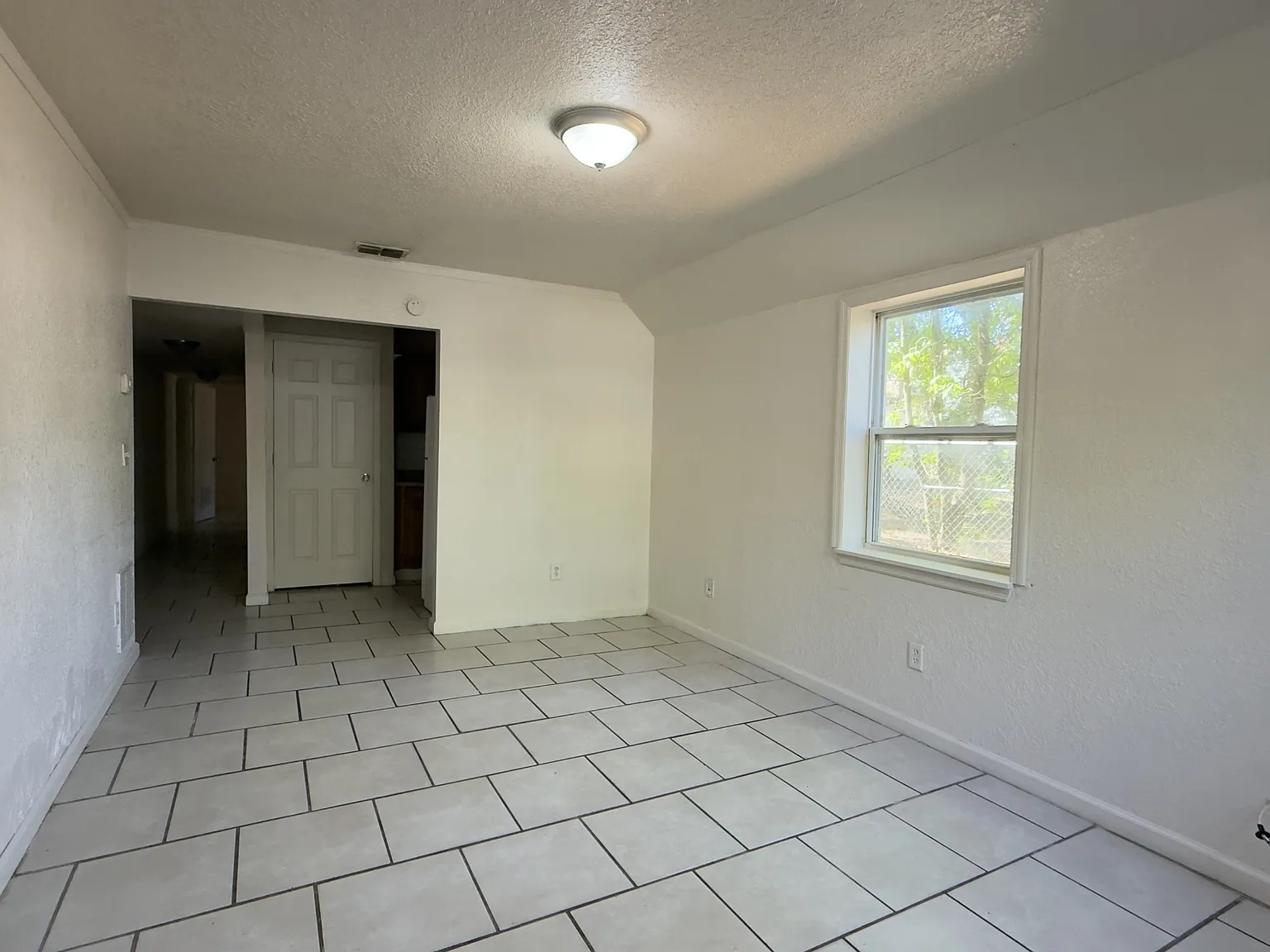 1570 Mc Conihe St - B — Photo 1