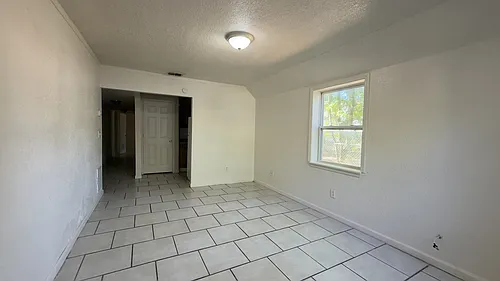 1570 McConihe St #B Photo 1