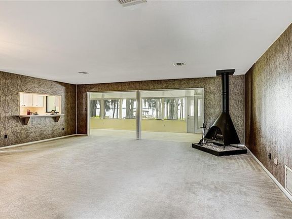 3rd image of 9838 Rosemary Ln