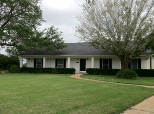 1240 Concord Dr, Pleasanton, TX 78064