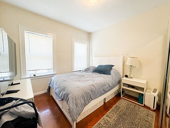 5th image of 21-19 36th St #1