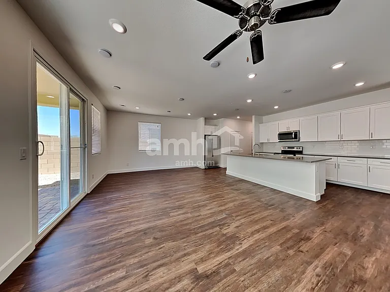 10413 Medusita St — Photo 5