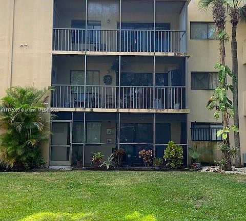Balcony 3rd floor on greenbelt