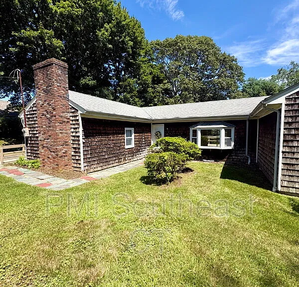 226 Pequot Ave — Photo 1