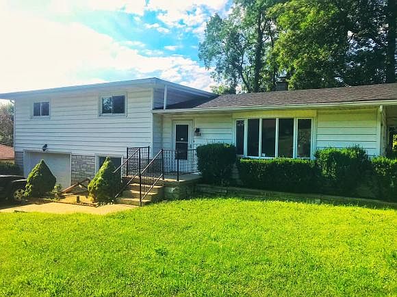 1st image of 1531 W Memorial Dr