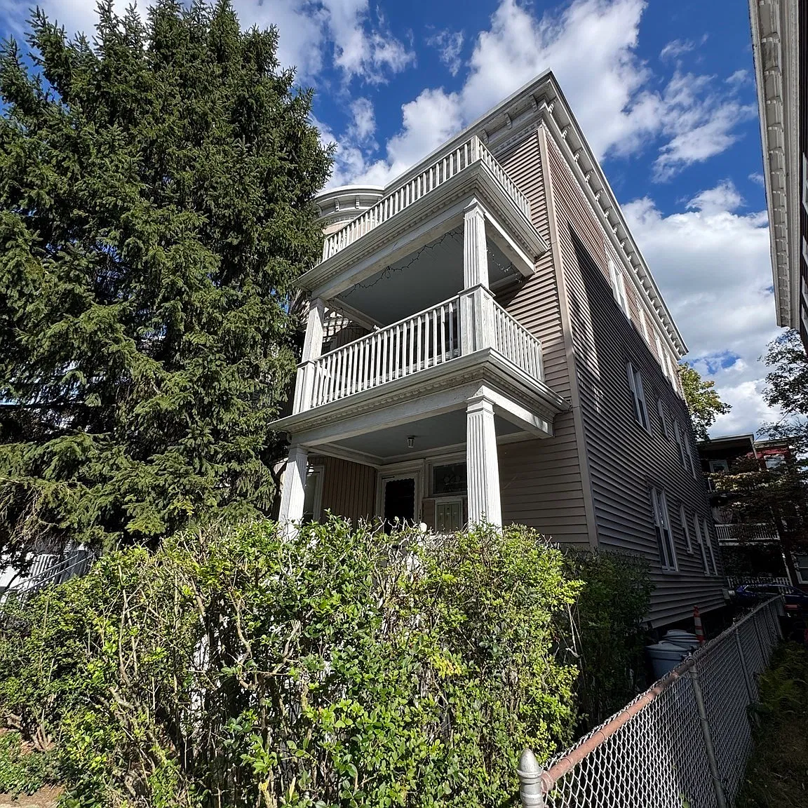 2 bed, 1.0 bath, 1000 sqft, $2,200 — Photo 3