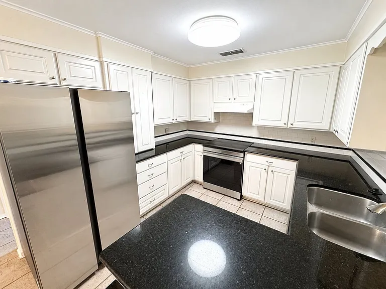 1314 Fox St — Photo 3
