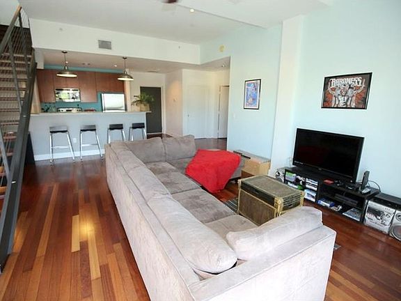 5th image of 1010 Central Ave APT 405
