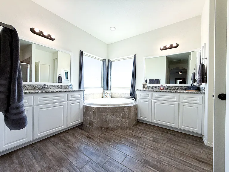 4158 W 27th Pl — Photo 25