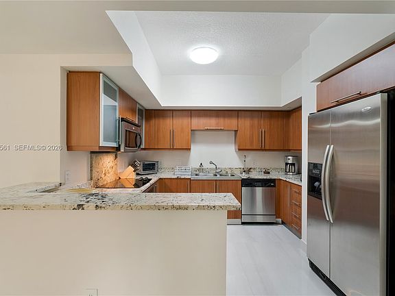 4th image of 888 S Douglas Rd APT 404