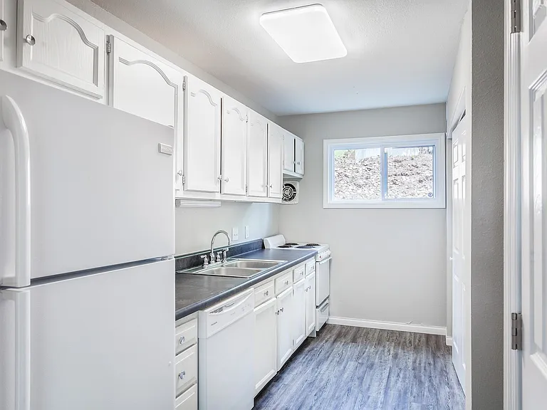 2 Bedroom, 1 Bath on the North Shore! — Photo 4