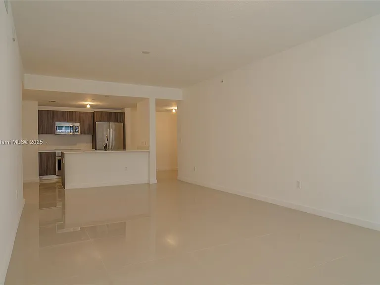488 NE 18th St #11 — Photo 19