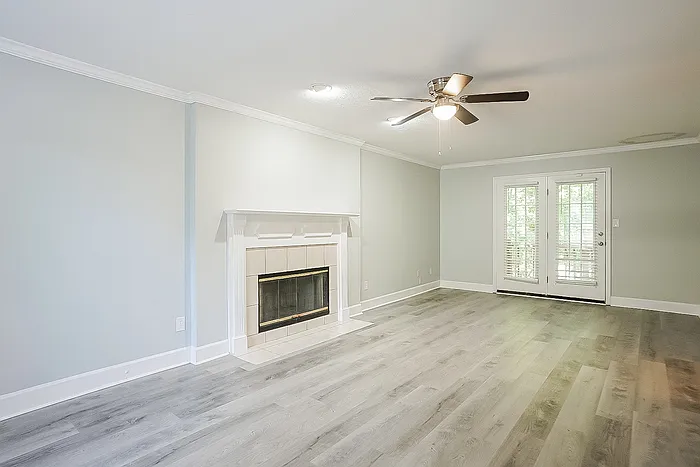 4011 Villa Ln — Photo 2