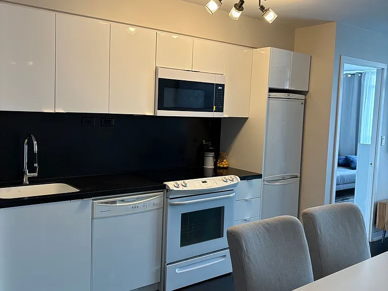 10 Capreol Ct #1021 — Photo 28