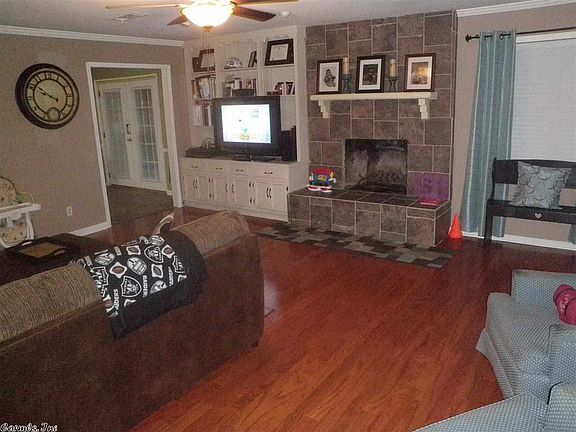 3rd image of 6103 Glenwood Dr