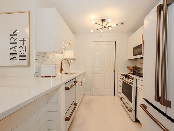 5th image of 6 Crestview Circle #137