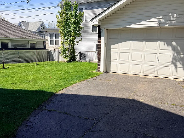 402 McKinley Pkwy #1 — Photo 3