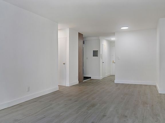 4th image of 145 E 27th St APT 8L