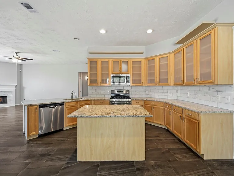 17126 Sheffield Knoll Ln — Photo 7