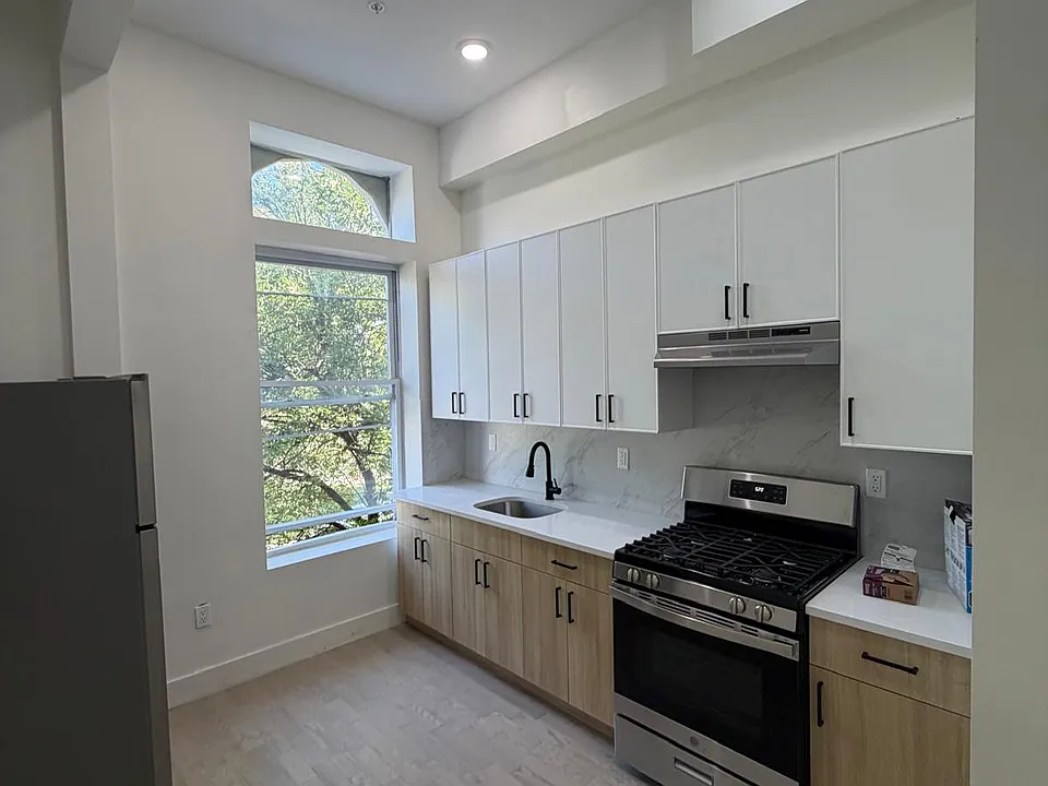 67 Lincoln Park #E1