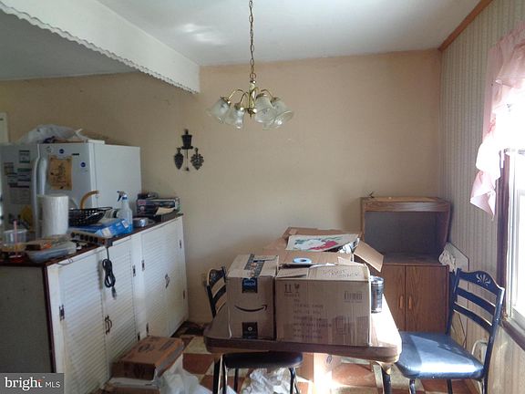 5th image of 19 Greenview Ave #41
