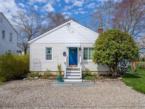 11 Portland Avenue, Old Lyme, CT 06371