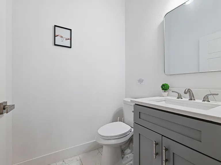 2406 Merlin St — Photo 25
