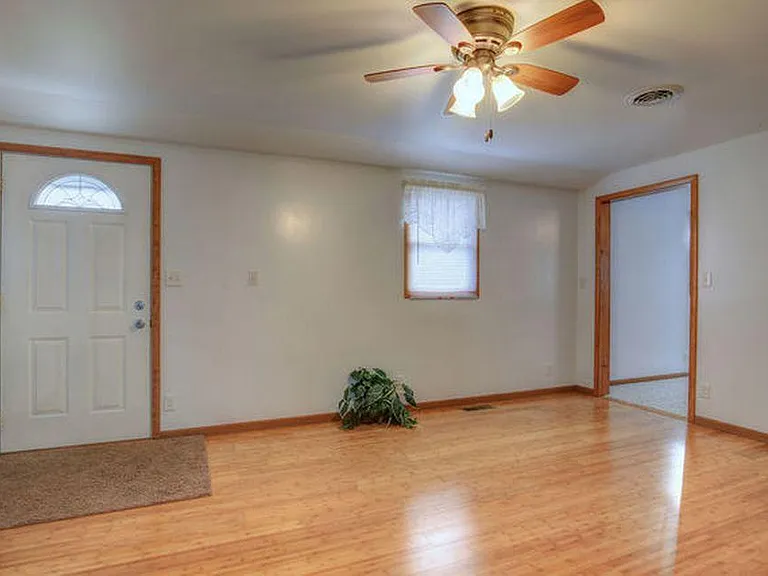 302 Greenview Dr — Photo 26