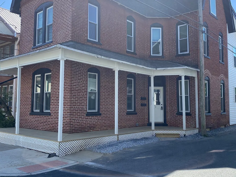 27 W Ferdinand St