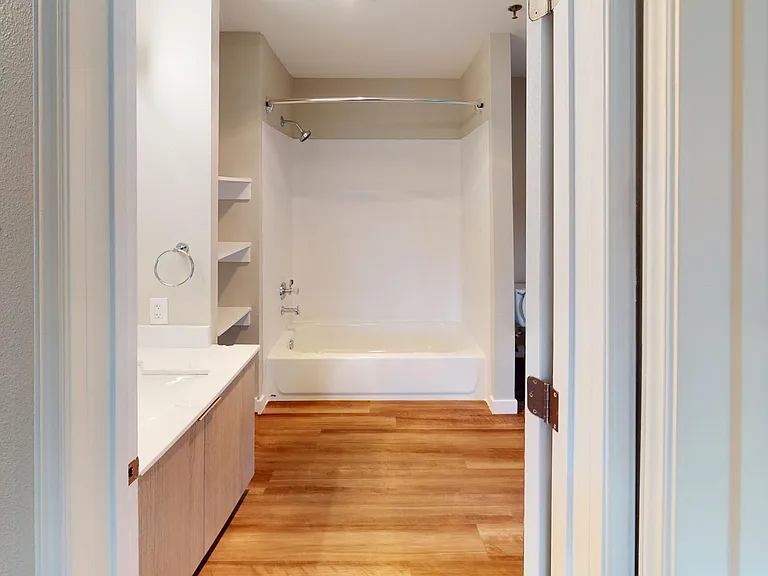Redmond Place Apartments — Photo 20