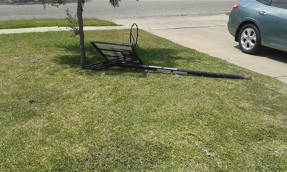 1st image of 4222 Hamlin Dr