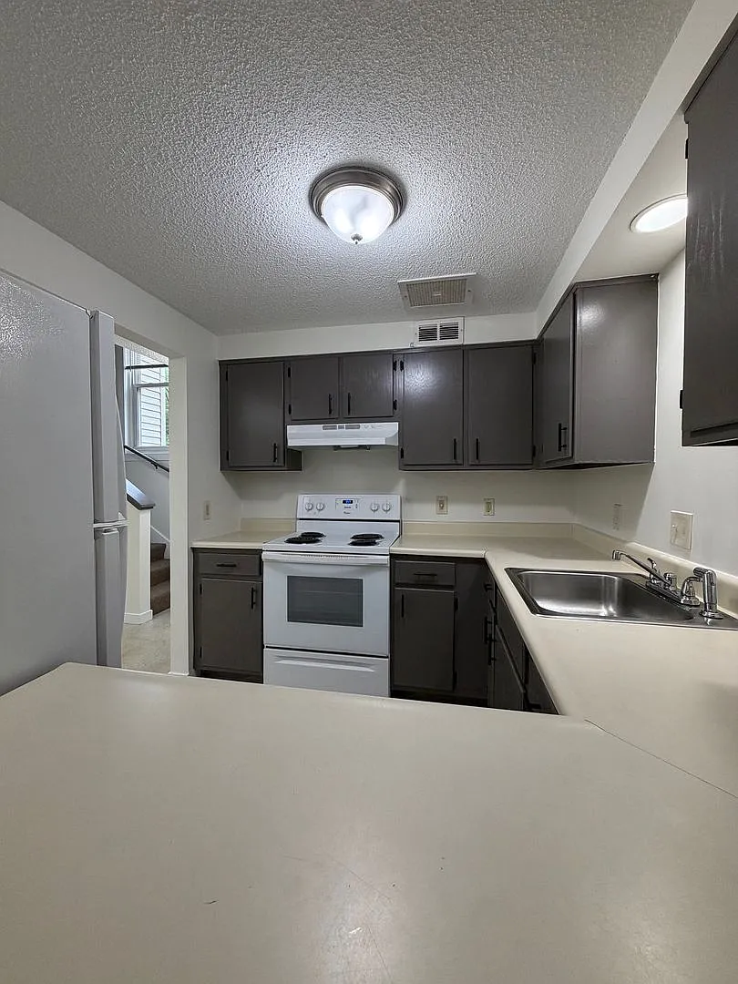 Monmouth Village Apartments LLC (Pine Ridge Estates) — Photo 3