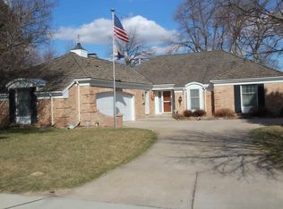 121 North Pkwy, Columbus, NE 68601