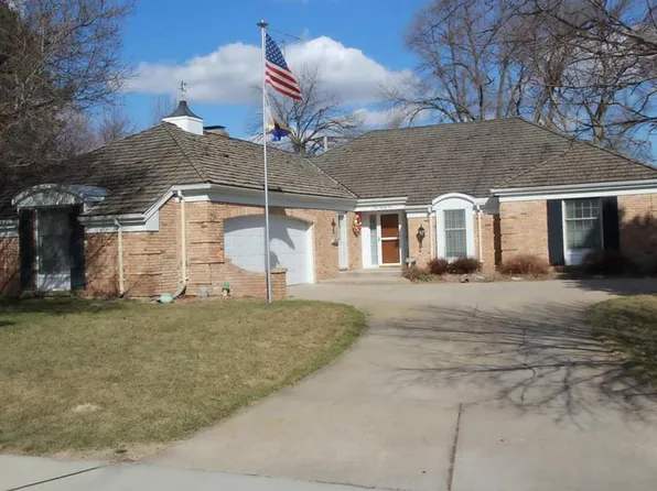 121 North Pkwy, Columbus, NE 68601