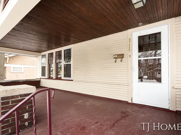 2115 Sanford St, Muskegon Heights, MI 49444