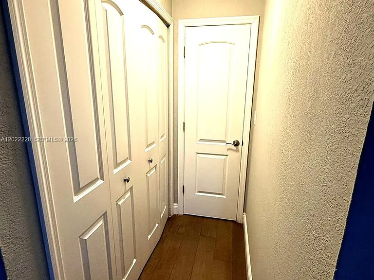 1635 W 44th Pl #311 — Photo 11