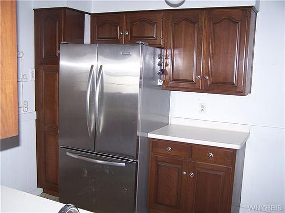 5th image of 450 Huxley Dr