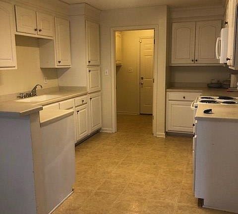5th image of 2242 Dartmouth Dr