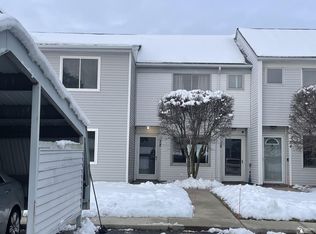 28 Rosepetal Ct, Mount Clemens, MI 48043