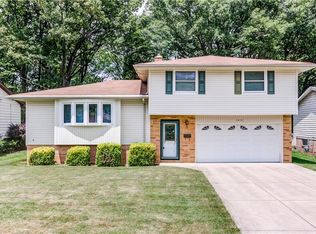 2432 Augustine Dr, Parma, OH