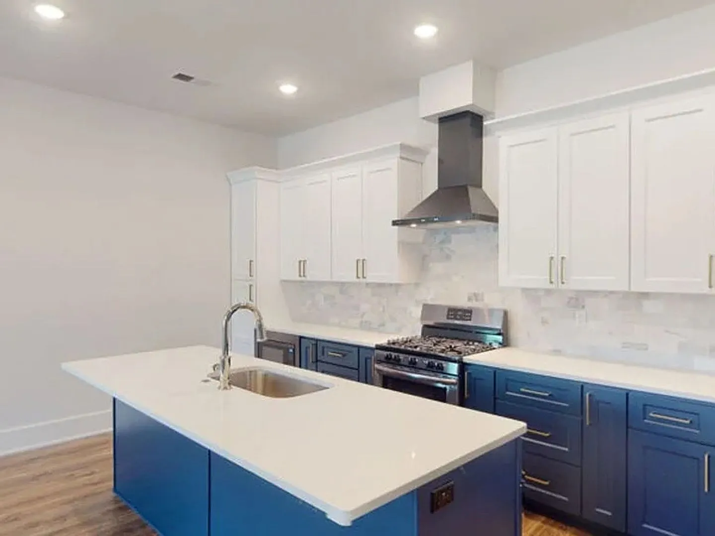 Stunning 4-Bedroom Home in the Heart of Jackson Walk! — Photo 2