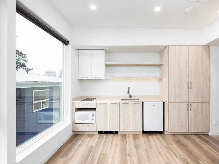 Greta Apartments | Private Kitchen Studio near UW — Photo 36
