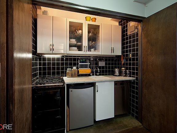 4th image of 410 W 24th Street #7C