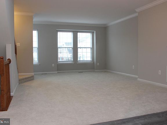 3rd image of 530 McArthur Ter NE